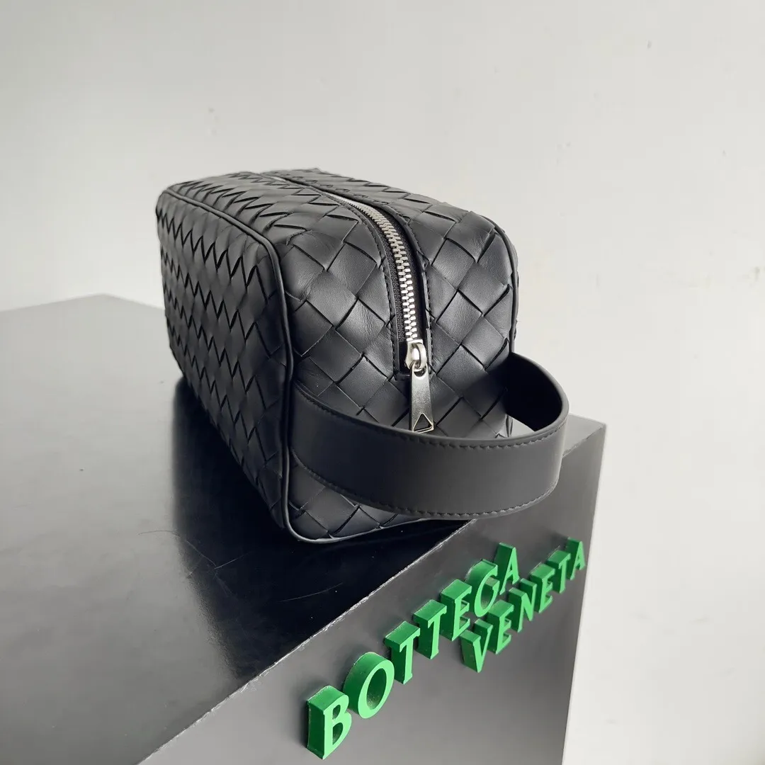 All categories 💚 Authentic bags 💚 BV 2025 new BV toiletry bag
